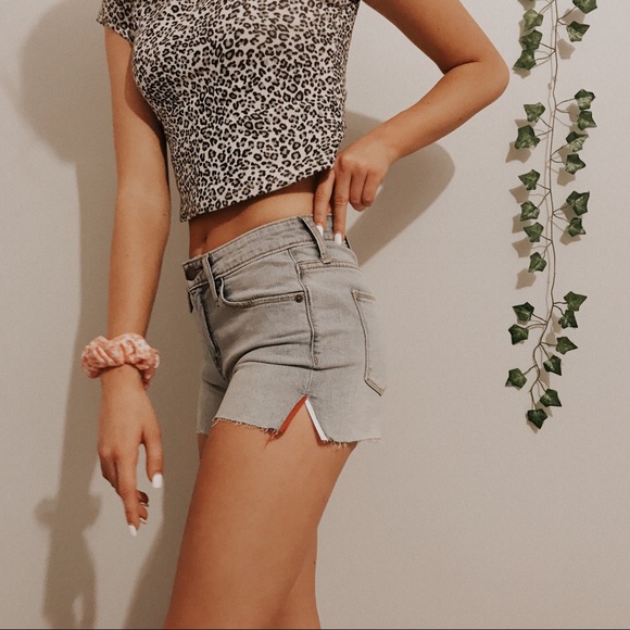 Urban Outfitters Pants - ribbon detailed shorts